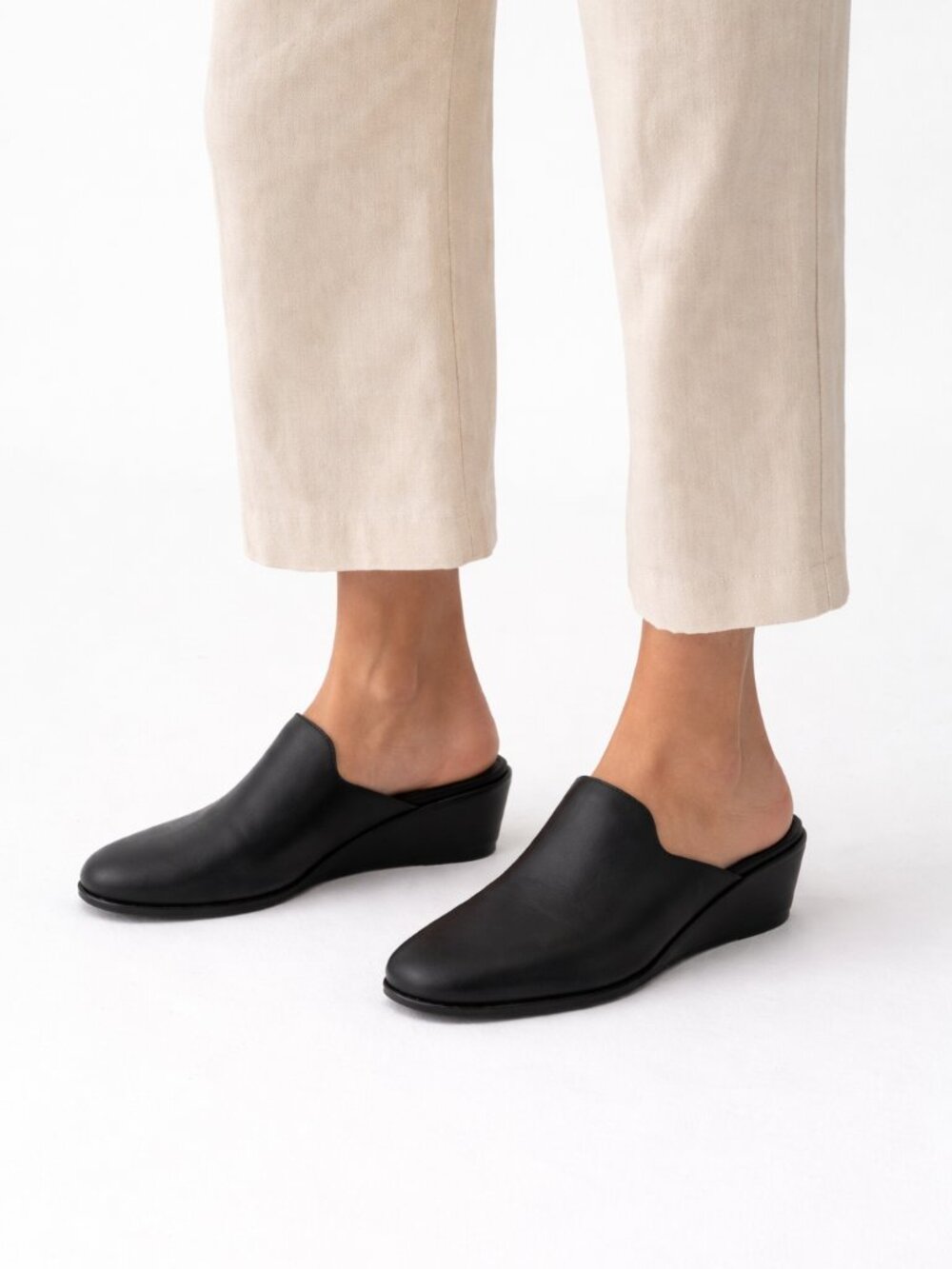 Wal & Pai ECHO Black Leather Mules Sandals Slip On Minimalist Shoes Size 37